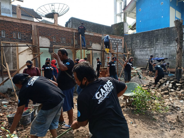 Bedah Rumah kedatangan tenaga relawan dari Garis